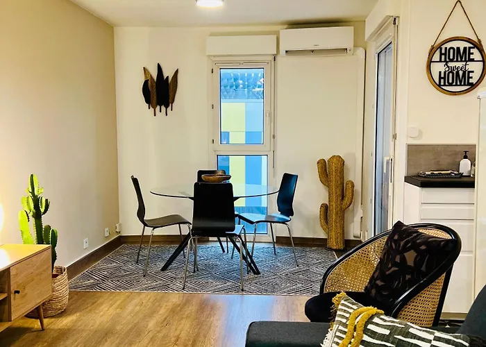 T2 Beaux Arts Parking Prive Gratuit مونبيلييه